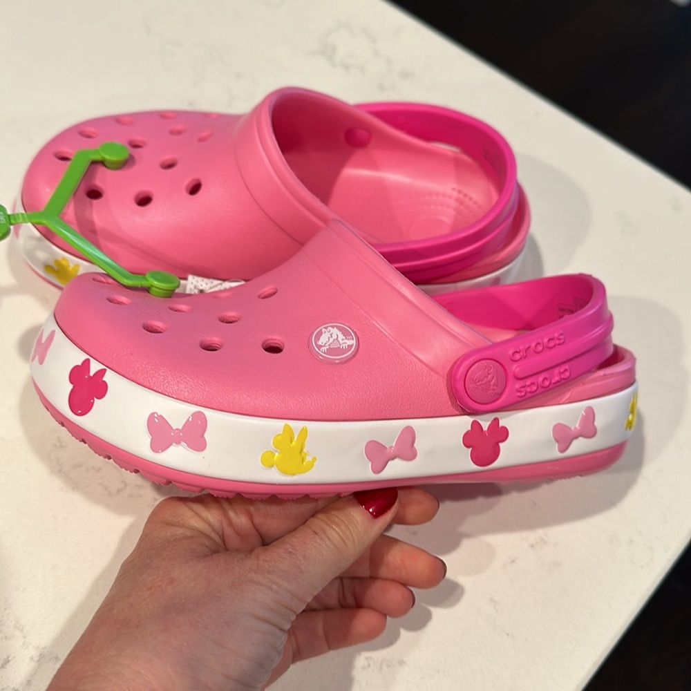 New with tags Minnie Mouse crocs